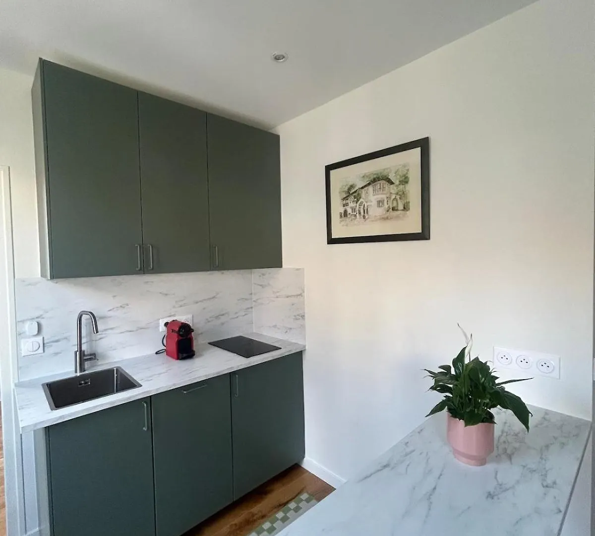 Eiffel Tower Family Apartment 파리