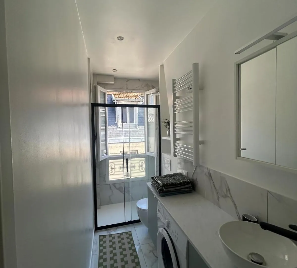 Eiffel Tower Family Apartment Paris